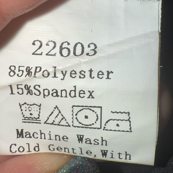 Shein MEYSI KIM Mock Neck Geo & Letter Graphic Slim Swim Crop Tee Size Small - Picture 10 of 16